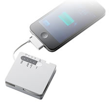 �O�o��ł�iPhone��iPod���[�d�ł��郂�o�C���`���[�W���[
